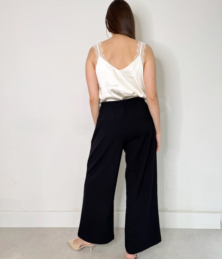 Lizzy Pants in Black