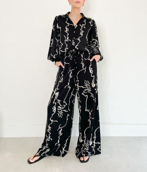 Diana Set in Black/Ivory