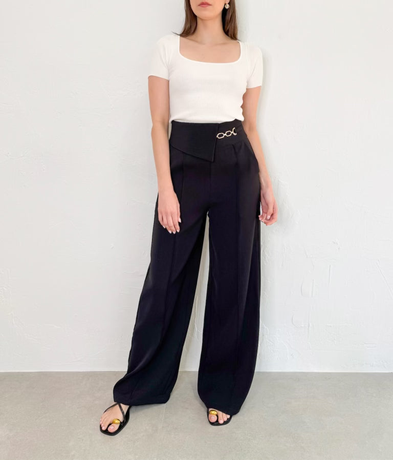 Sara Pants in Black