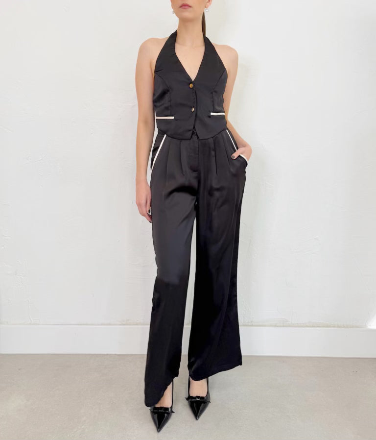 Darcy Set in Black/Ivory