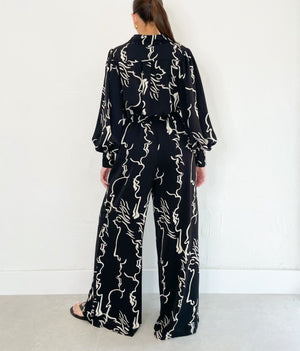 Diana Set in Black/Ivory