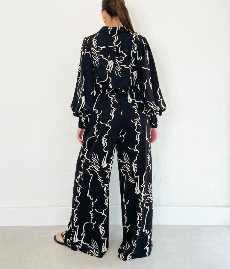 Diana Set in Black/Ivory